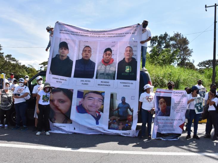 Autoridades de Veracruz huyen de familiares de desaparecidos