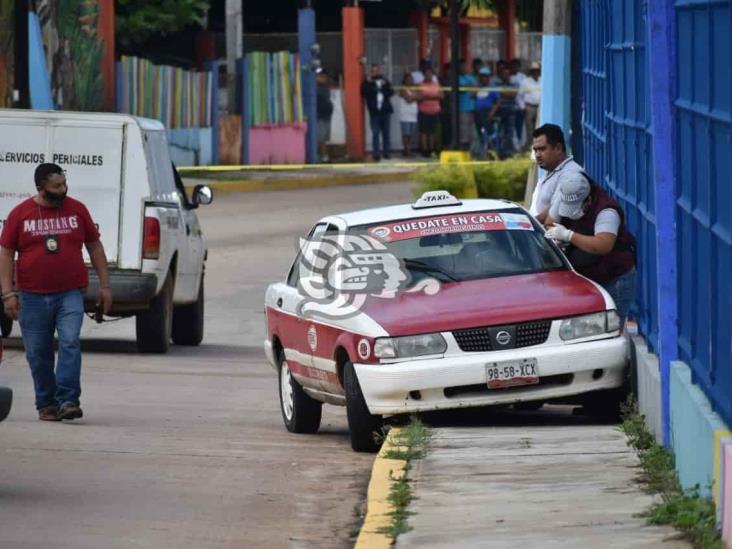 Sicarios interceptan y asesinan a balazos a taxista en Soconusco