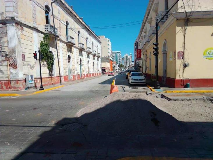 Cierre de calles en Centro histórico de Veracruz causa congestión de tránsito