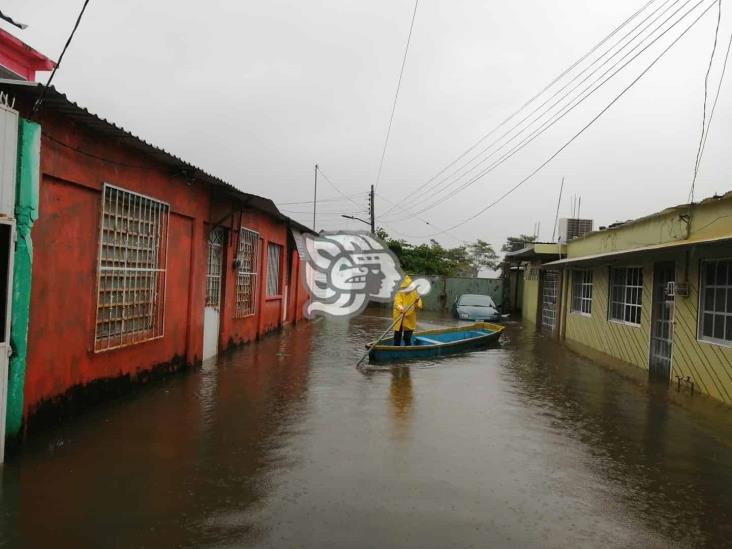 Golpes de agua y escurrimientos generan contingencia en Las Choapas