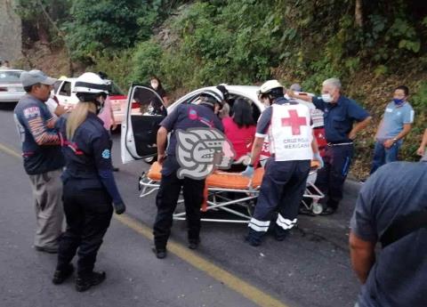 Se Registra Accidente Entre Dos Unidades; Deja Tres Personas Lesionadas