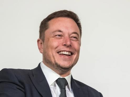 Hay algo fraudulento con estas pruebas COVID: Elon Musk