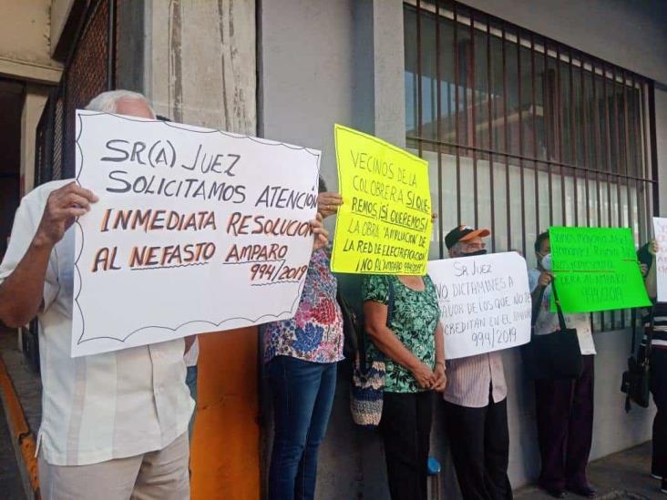 Colonos de Atoyac, sin electricidad desde agosto