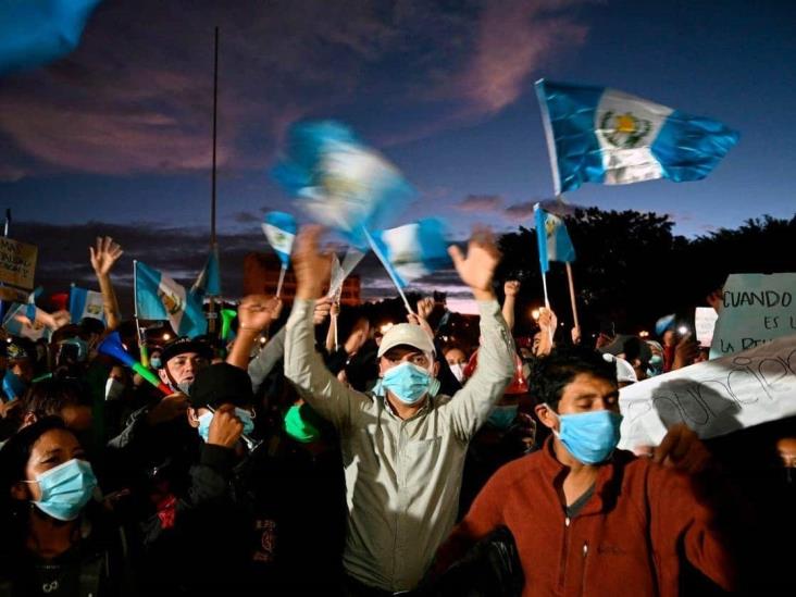 Suspende Congreso de Guatemala presupuesto que causó protestas