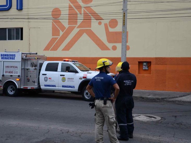 Se registra cortocircuito en tienda Chedraui Centro de Veracruz