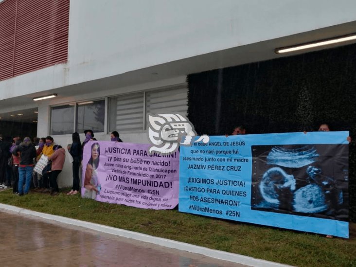 Mujeres de Tatahuicapan exigen justicia y castigo a feminicidas de Jazmín