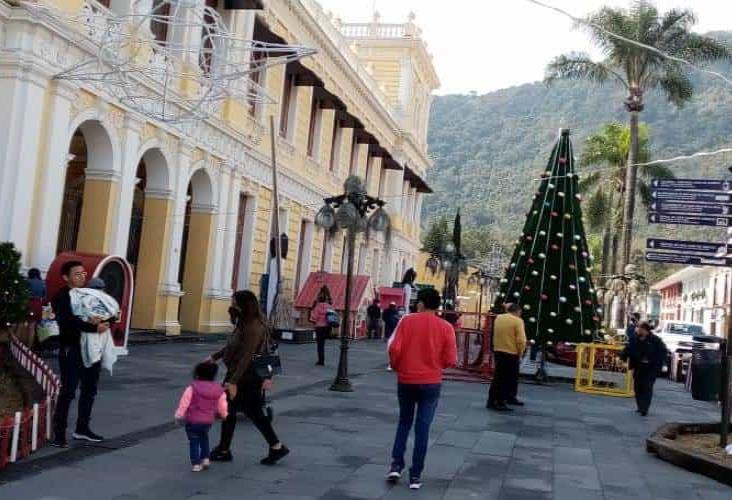 Villa Navideña rebasa control de Ayuntamiento de Orizaba