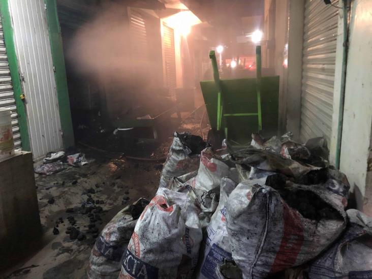 Se incendia bodega al interior del Mercado Malibrán