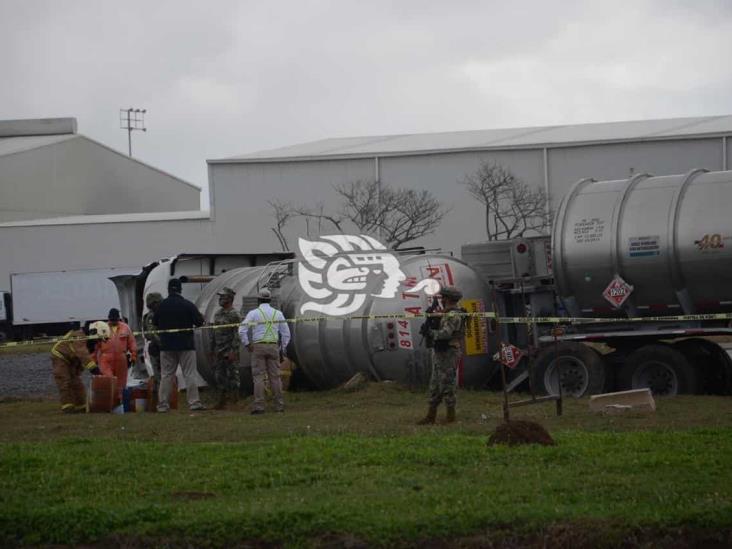 En Veracruz, se vuelca tráiler; deja un lesionado 