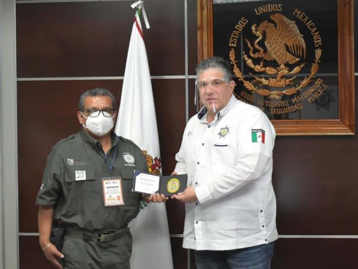 Reconoce Hugo Gutiérrez a policías por honorable labor en 2020