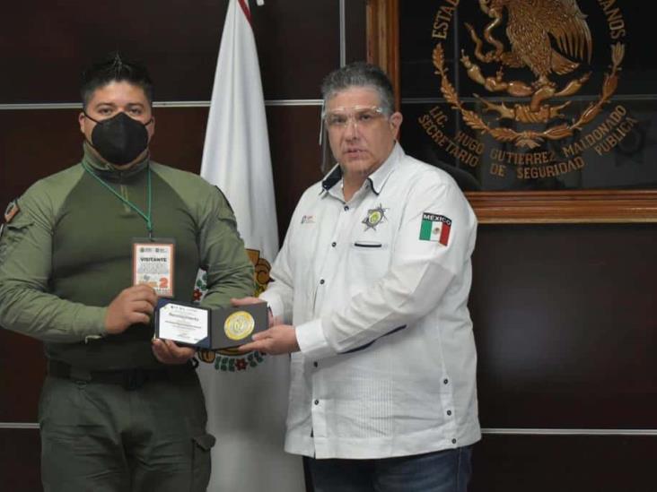 Reconoce Hugo Gutiérrez a policías por honorable labor en 2020
