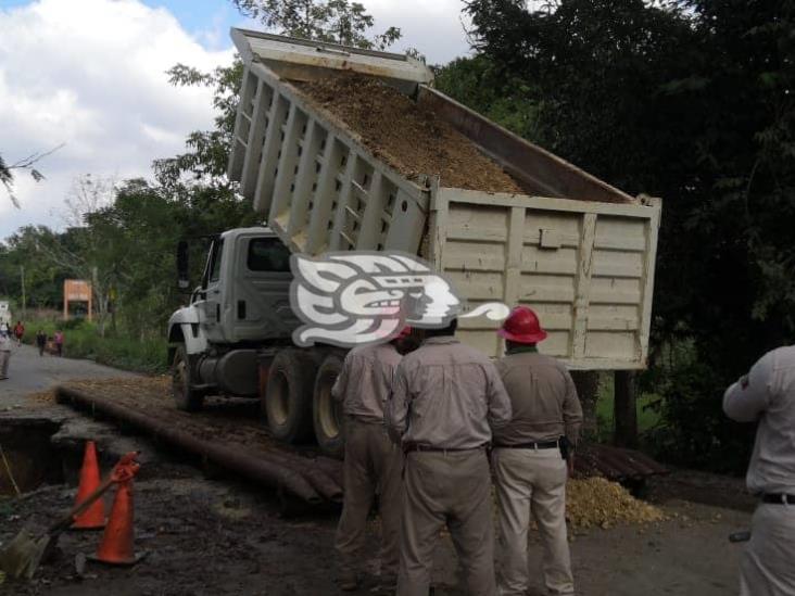 Pemex instala puente provisional en carretera Paralelo-Las Choapas