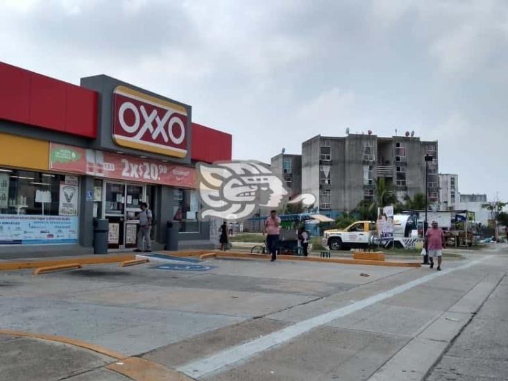 Imparables los asaltos a Oxxo en Coatzacoalcos; hasta 3 por día