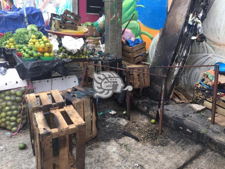 Incendiaron puestos ambulantes junto al mercado Cinco de Febrero