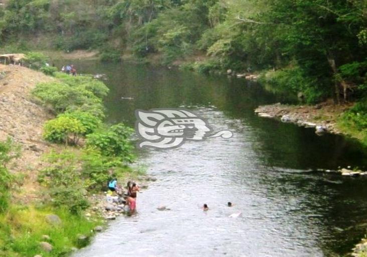 Preocupa a ambientalistas contaminación del río Huazuntlán