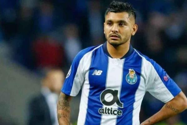 Tecatito Corona, el jugador más valioso del Porto
