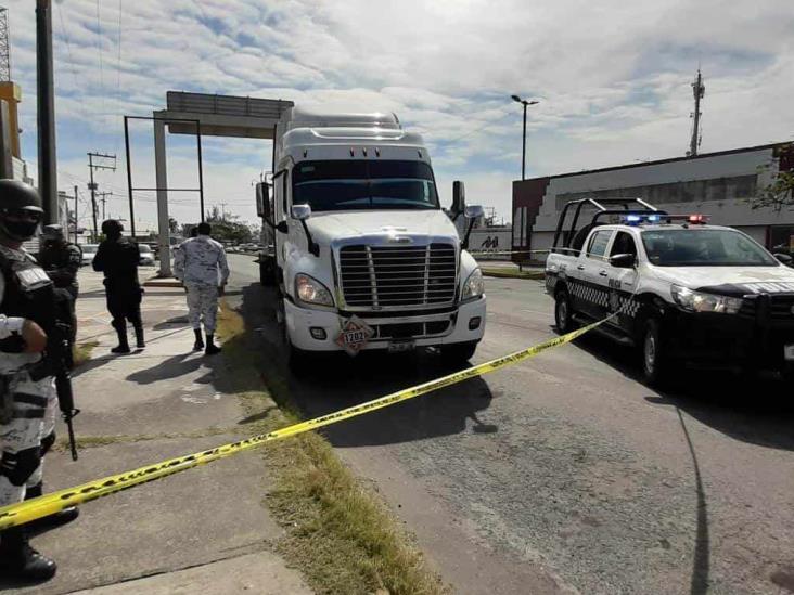 En Veracruz, trailero atropella a hombre y le quita la vida