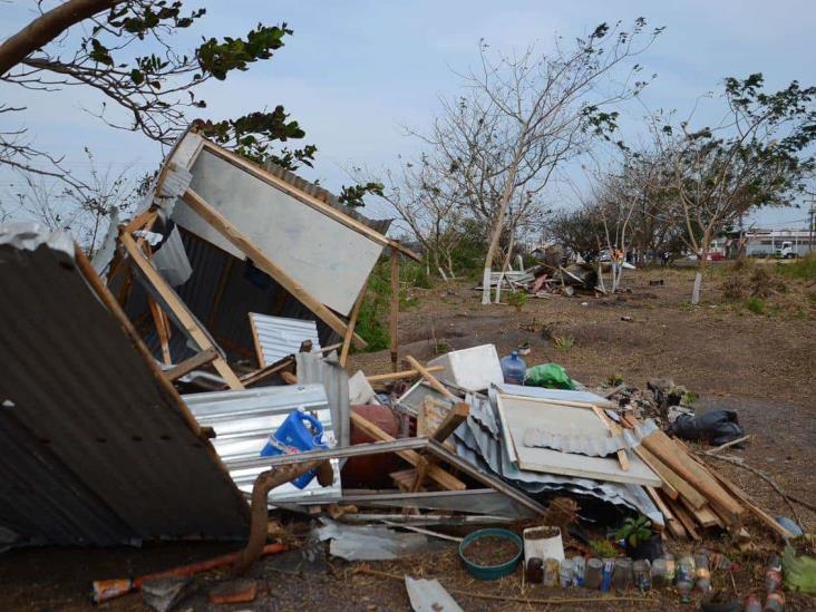 Desalojan agentes del PMA a 15 familias en Veracruz