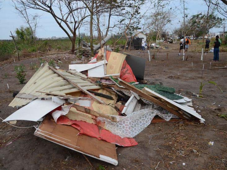 Desalojan agentes del PMA a 15 familias en Veracruz