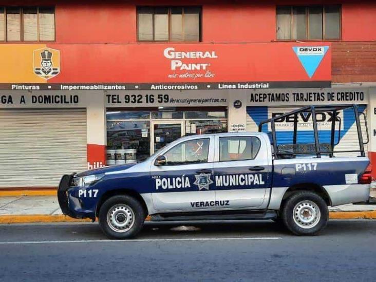 Asaltan con lujo de violencia negocio situado en Veracruz