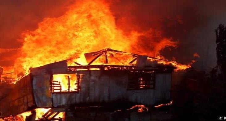 Desalojan 25 mil personas por incendio en Chile