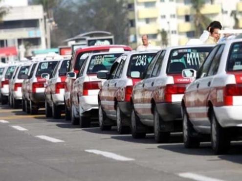 Urgen taxistas vacunación en Veracruz; decenas han muerto