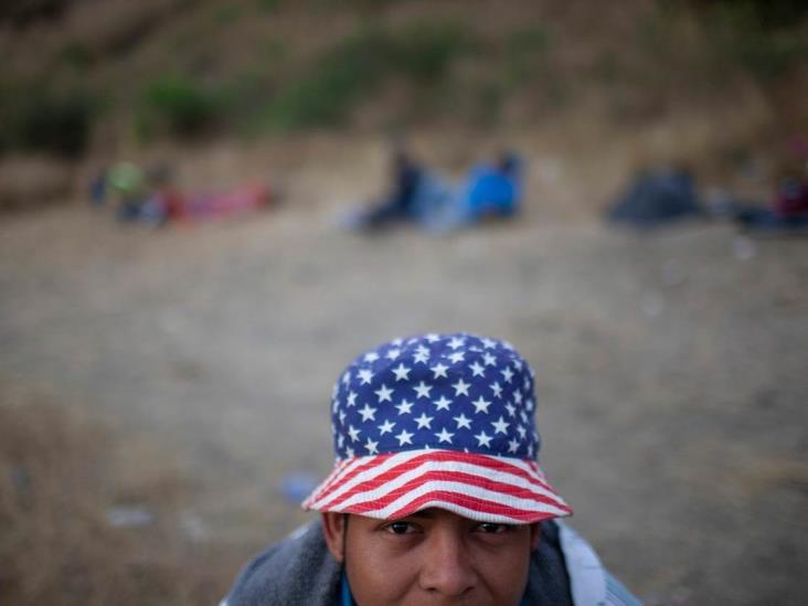 En autobuses, Guatemala envía migrantes de vuelta a Honduras