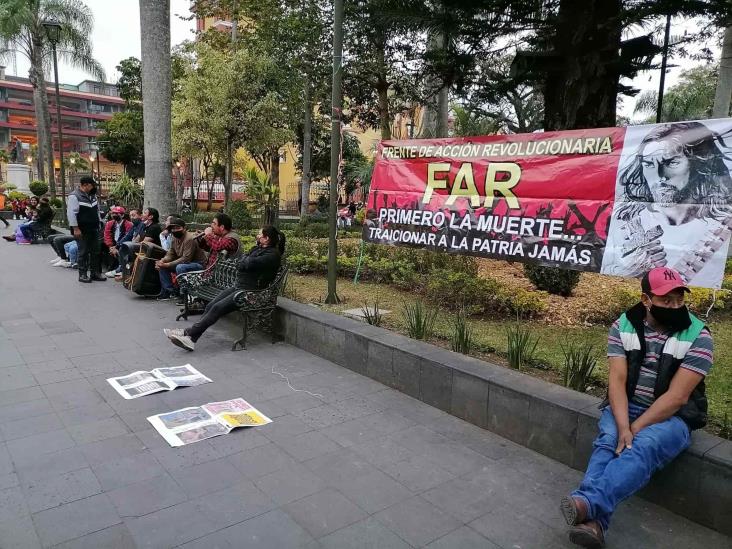 Integrantes del FAR se manifiestan contra INE en Orizaba