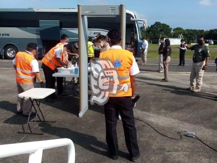 Repatrió INM a 136 hondureños desde el Aeropuerto de Minatitlán