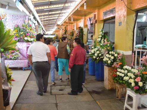 Venta de flores cae 70% por pandemia en Orizaba