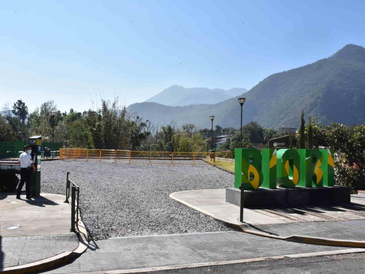 Estacionamiento del Jardín Botánico de Orizaba, en riesgo de colapsar
