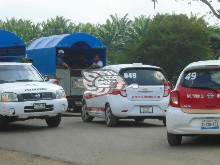 Transportistas mantienen retén en la desviación a Tonalapan