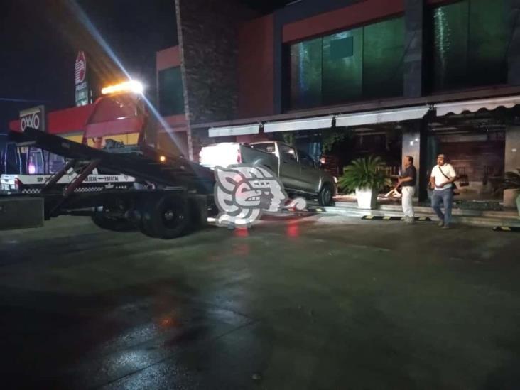 Tras balacera, abandonan camioneta con dos embolsados en Minatitlán