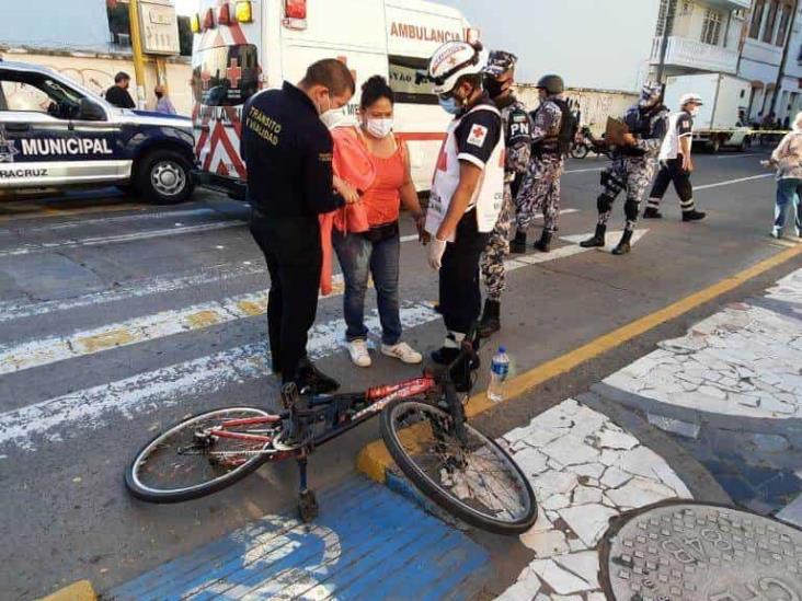 Atropellan a mujer quien transitaba en bicicleta en calles de Veracruz