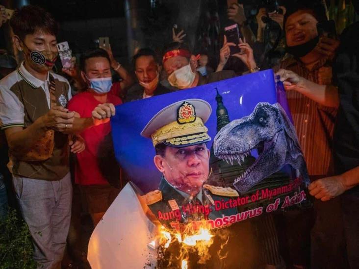 Myanmar bloquea Facebook ante oposición al golpe