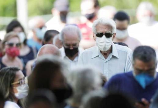 Brasil vacunará a todos los adultos de una ciudad, para experimento
