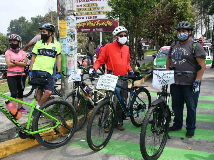 La calle es para todos, ciclistas defienden ciclovía en Xalapa