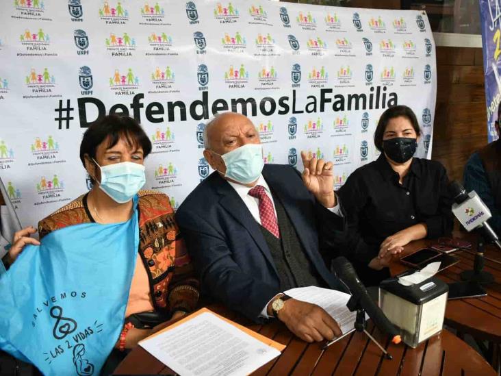 Frente por la Familia arremete contra derechos de la mujer en Xalapa