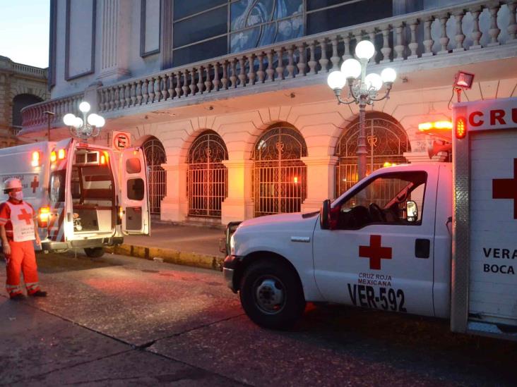 Supuesto incendio en Teatro Reforma, moviliza a bomberos