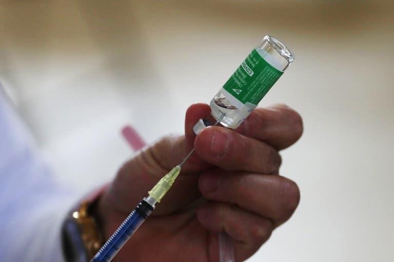 Llegarán hoy a México las primeras 200,000 dosis de vacuna Sinovac