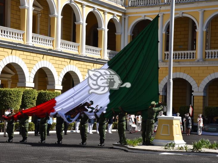 Autoridades de Orizaba conmemoran el Día de la Bandera