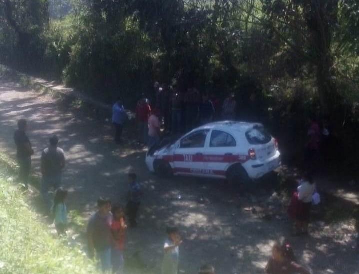 En accidente en La Perla, muere taxista de Orizaba a causa de múltiples lesiones