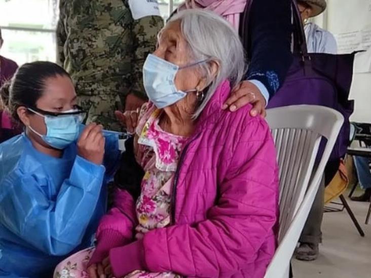 Veracruzana de 120 años se vacunó contra COVID-19