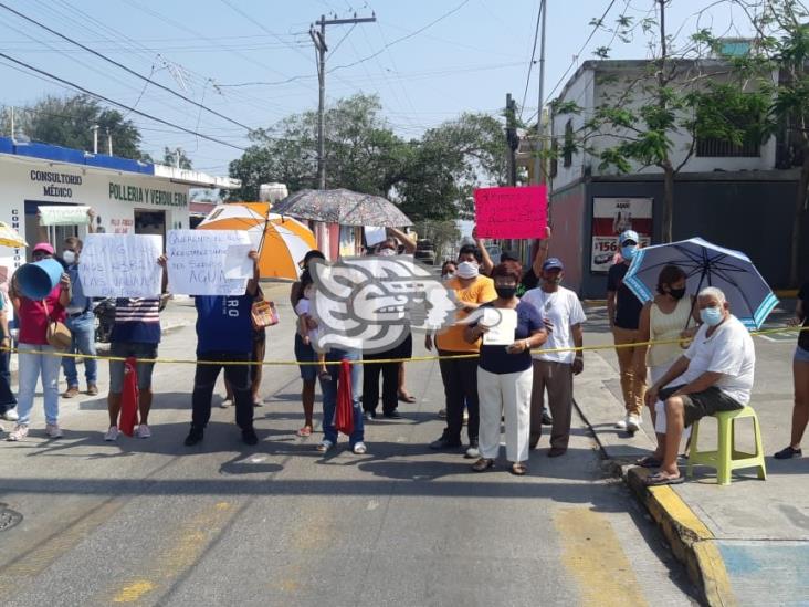 Vecinos de la colonia Hidalgo se manifiestan ante falta de agua potable