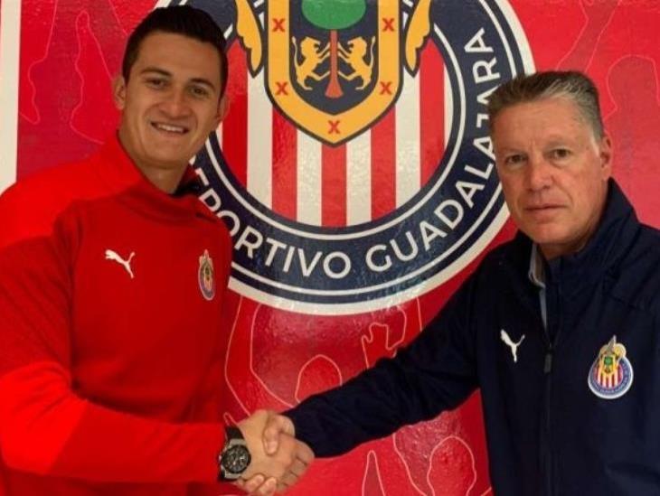 Raúl Gudiño renueva con Chivas tras varios meses de negociación