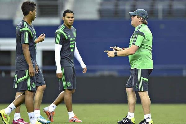 ‘Piojo’ reveló que Giovani Dos Santos tiene un problema con las lesiones