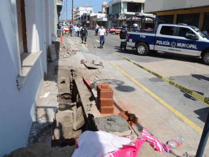 Dos hombres resultan lesionados tras caer en zanja y ser electrocutados en Veracruz