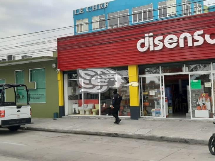 Asaltan ferretería en calles de Boca del Río