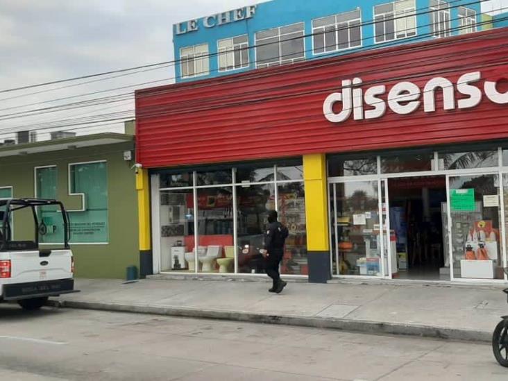 Asaltan ferretería en calles de Boca del Río