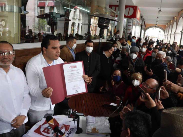 RSP ignora medidas sanitarias y provoca aglomeración en Xalapa